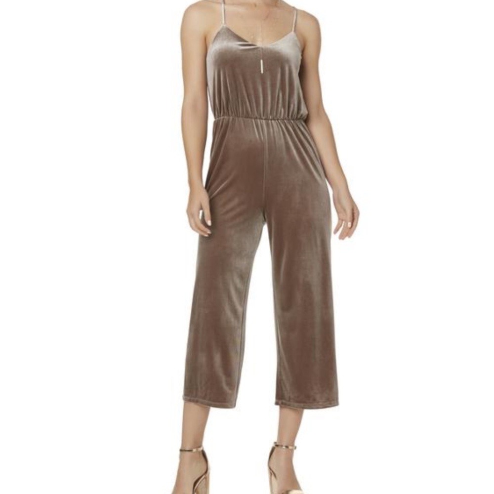Velour Simply Styled Champagne Crop Racerback Jumpsuit, Women's medium Petite EU